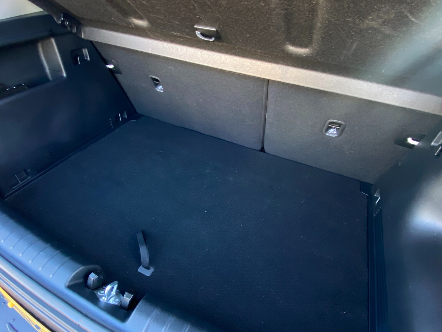 Used Kia Stonic 2023 for sale - 77342912: Photo 9