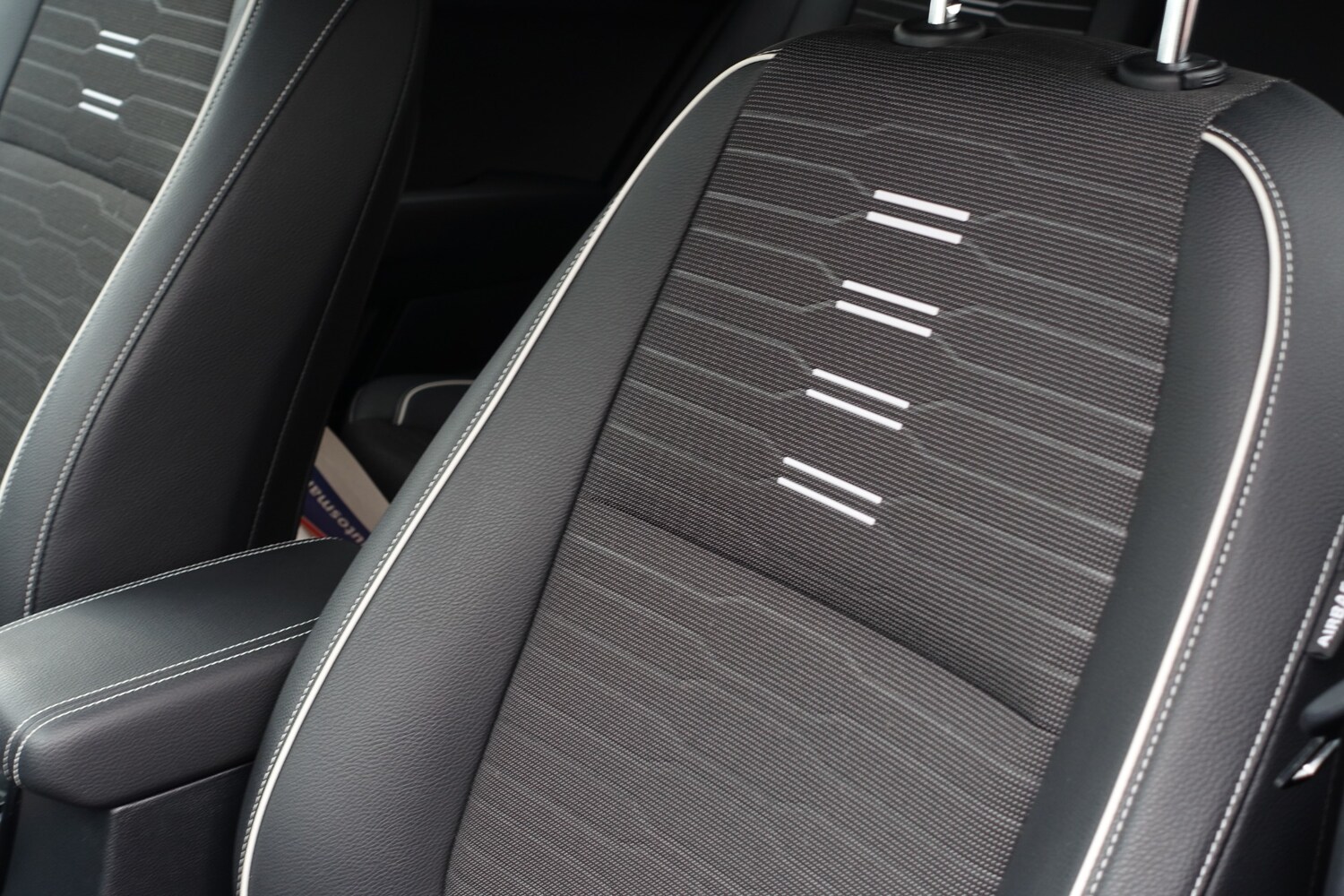 Used Kia Stonic 2023 for sale - 76477034: Photo 21