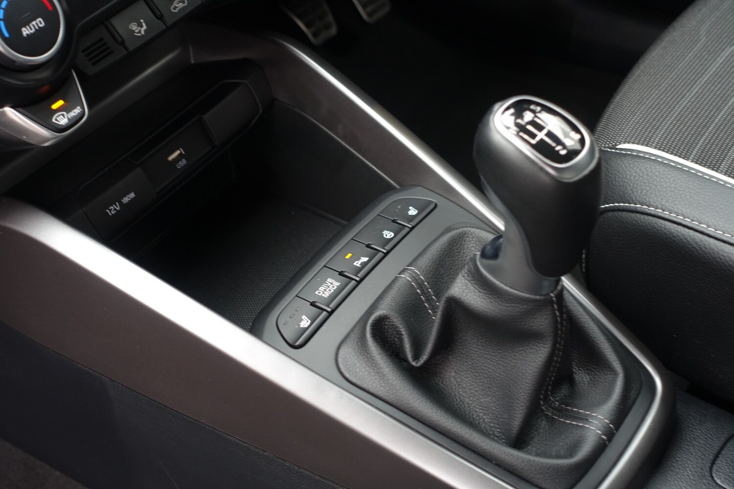 Used Kia Stonic 2023 for sale - 76477034: Photo 24