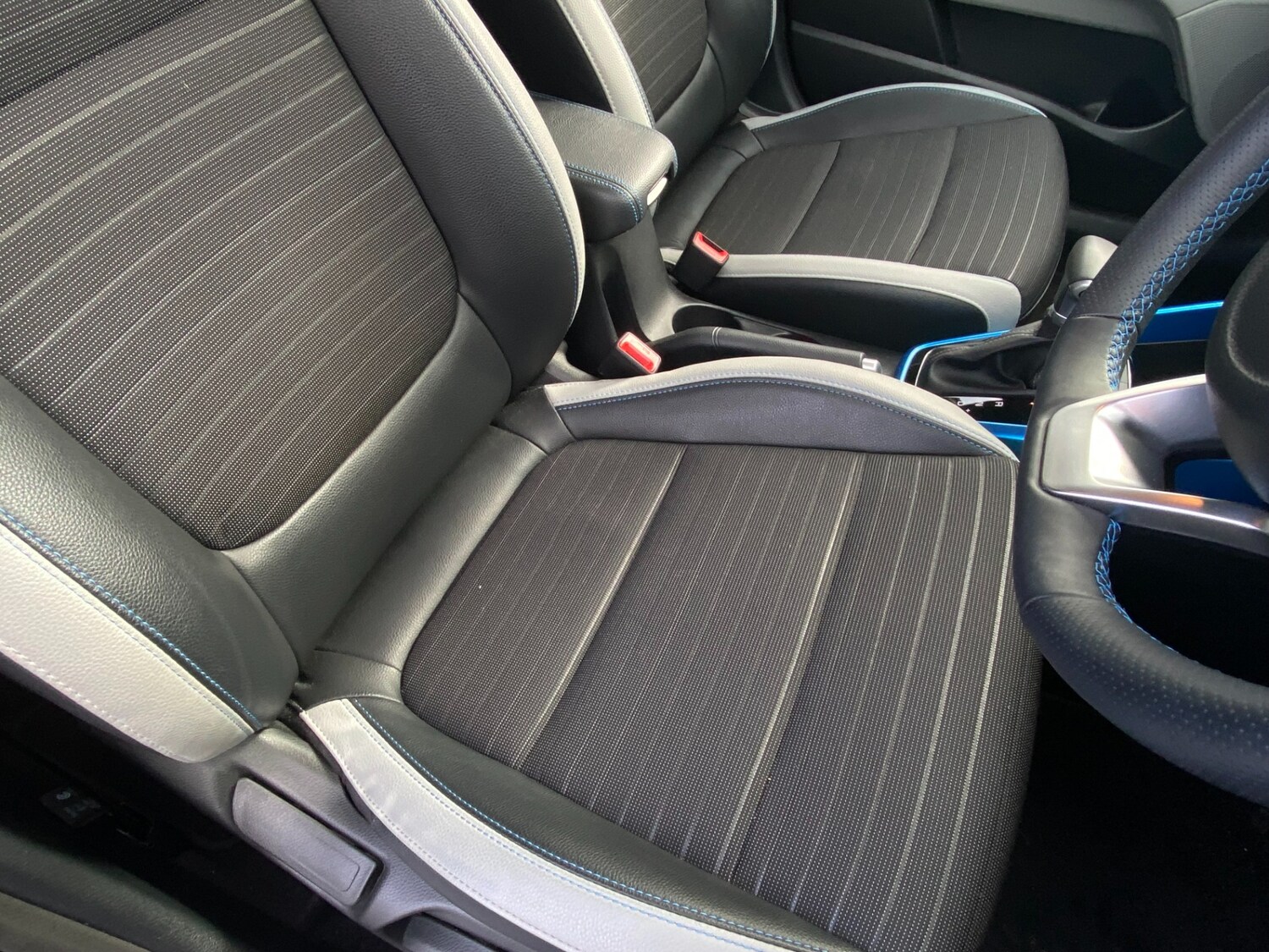 Used Kia Stonic 2024 for sale - 77872040: Photo 23