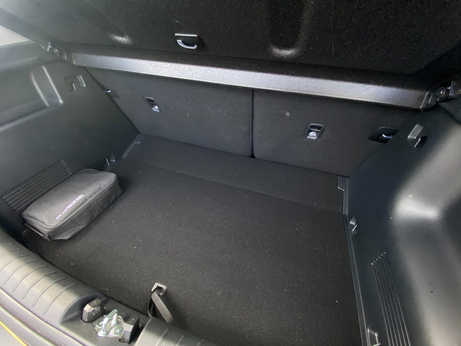 Used Kia Stonic 2024 for sale - 77872040: Photo 6