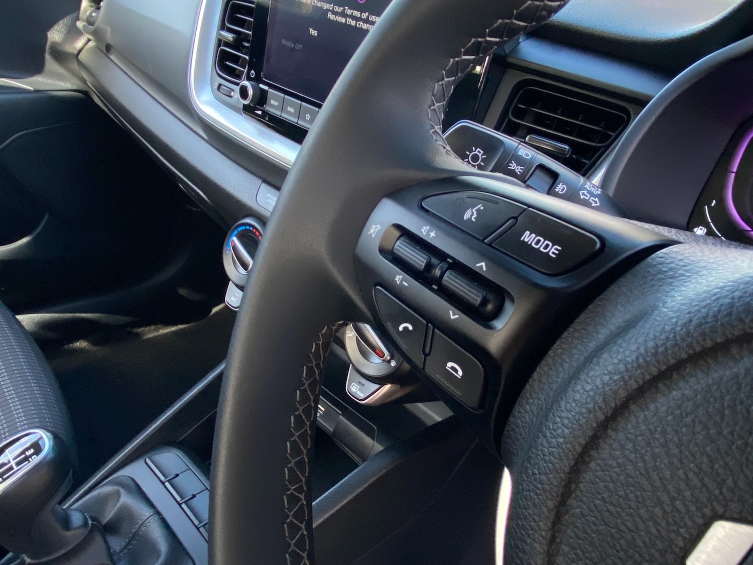 Used Kia Stonic 2025 for sale - 76451321: Photo 13