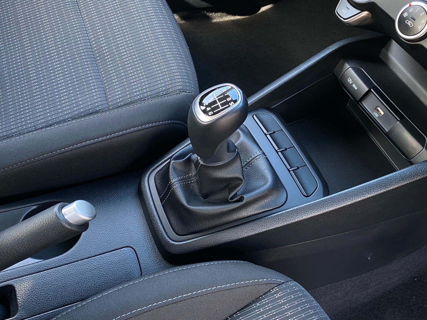 Used Kia Stonic 2025 for sale - 76451321: Photo 16