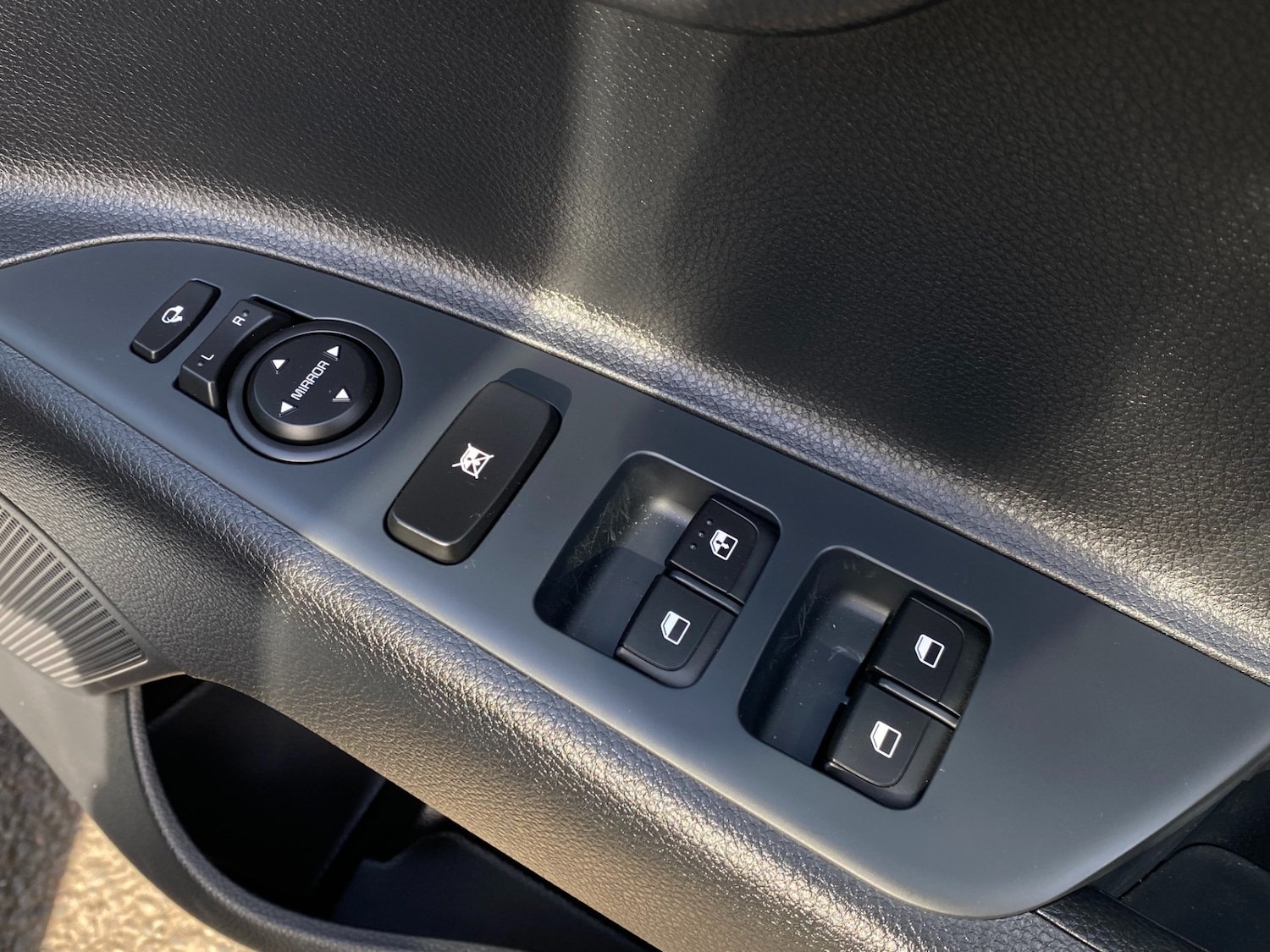 Used Kia Stonic 2025 for sale - 76451321: Photo 21