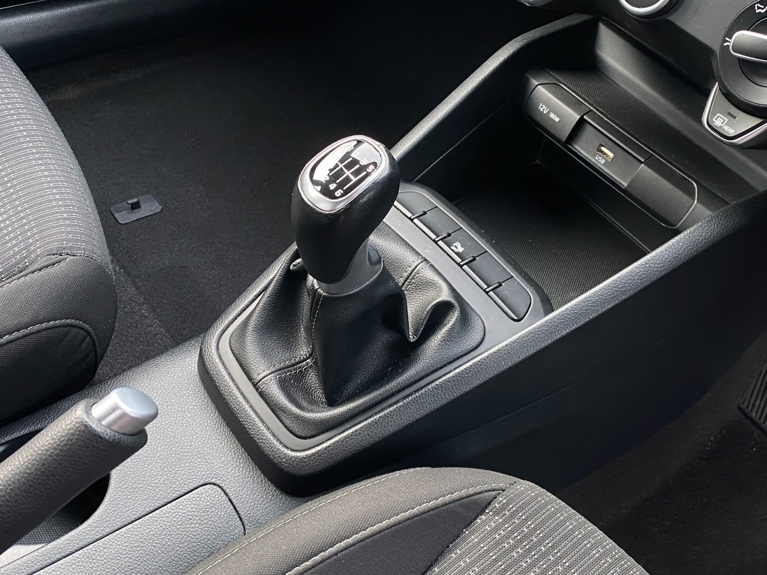 Used Kia Stonic 2023 for sale - 77678899: Photo 18