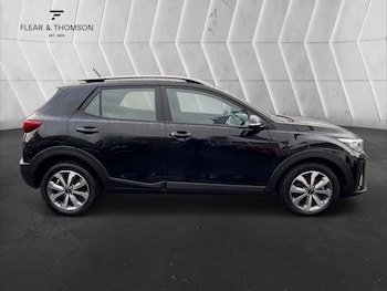 Used Kia Stonic 2023 for sale - 77678899: Photo