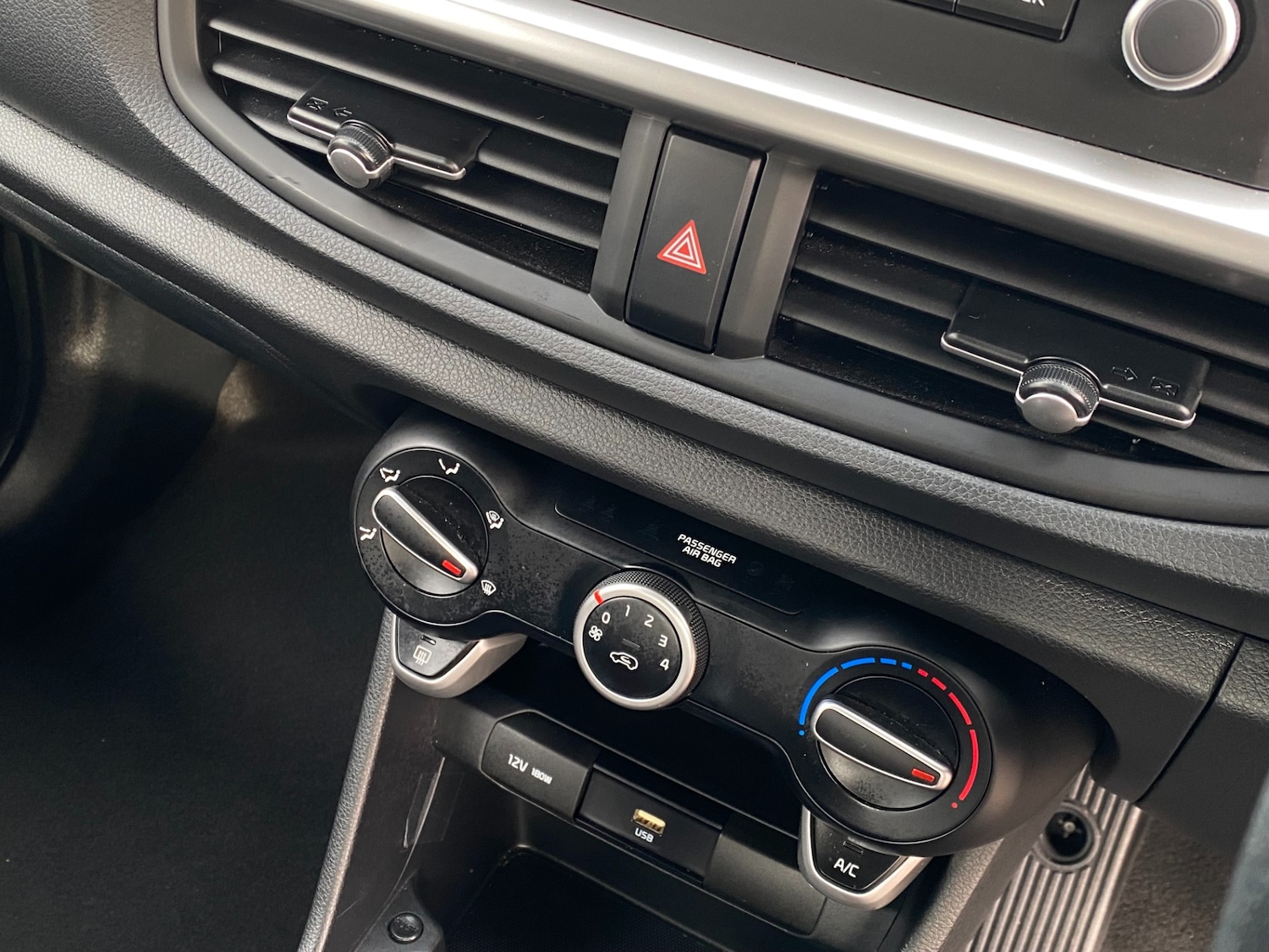 Used Kia Picanto 2023 for sale - 77759490: Photo 17