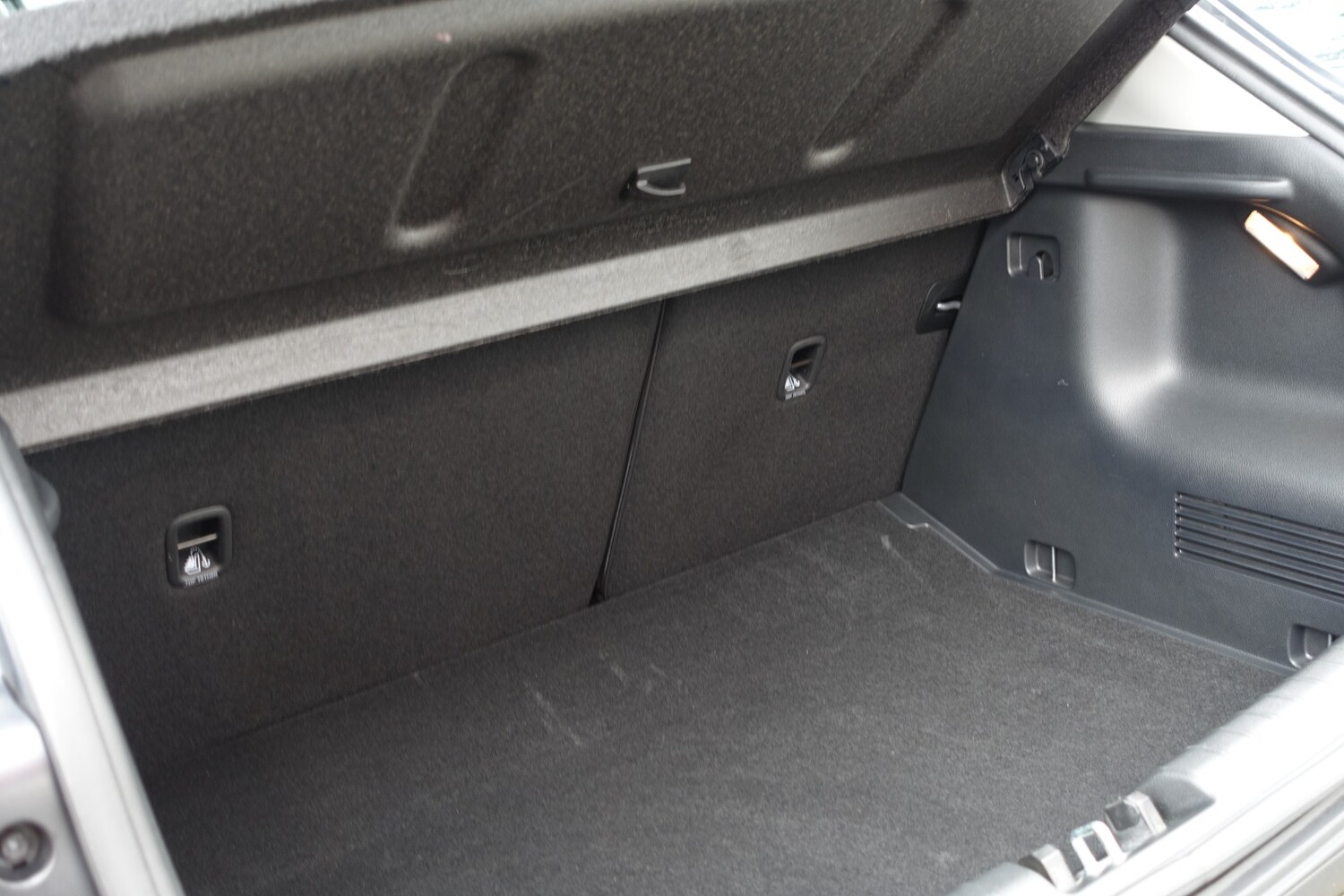 Used Kia Stonic 2023 for sale - 76720370: Photo 18