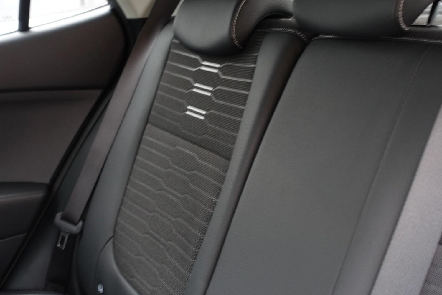 Used Kia Stonic 2023 for sale - 76720370: Photo 20