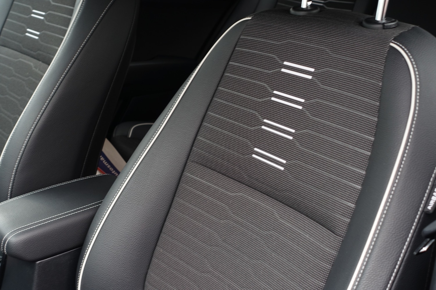 Used Kia Stonic 2023 for sale - 76720370: Photo 25