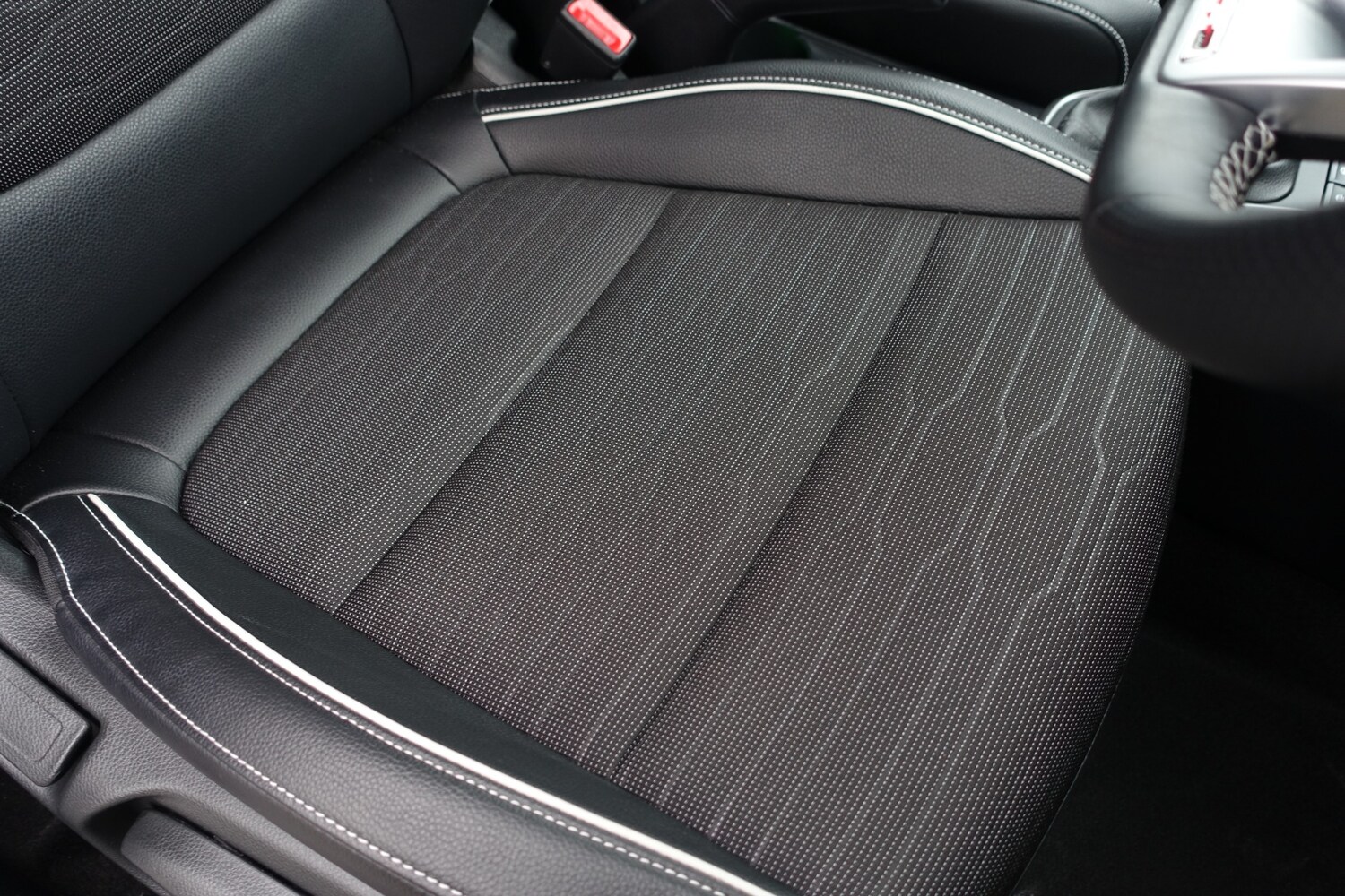 Used Kia Stonic 2023 for sale - 76720370: Photo 8