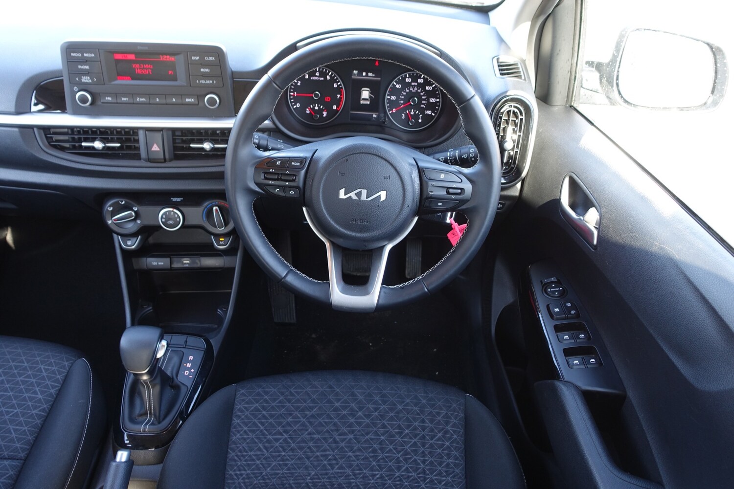 Used Kia Picanto 2023 for sale - 76418324: Photo 17