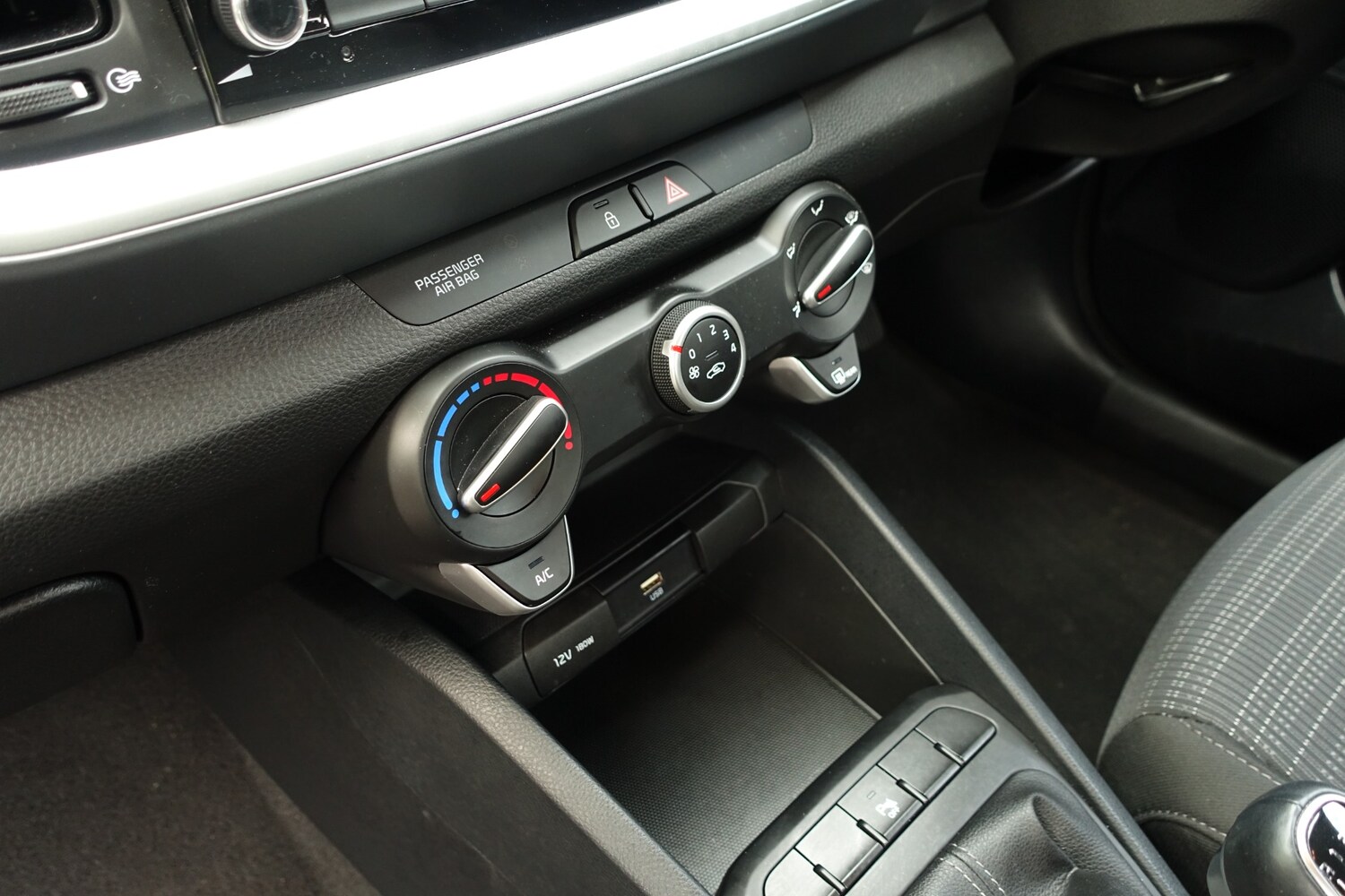 Used Kia Stonic 2023 for sale - 77759638: Photo 20