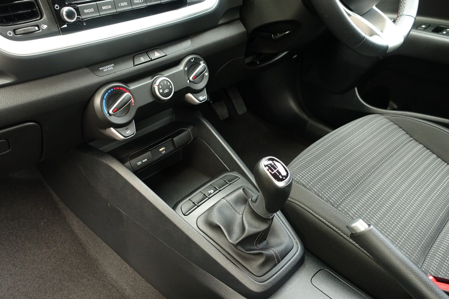 Used Kia Stonic 2023 for sale - 77759638: Photo 21