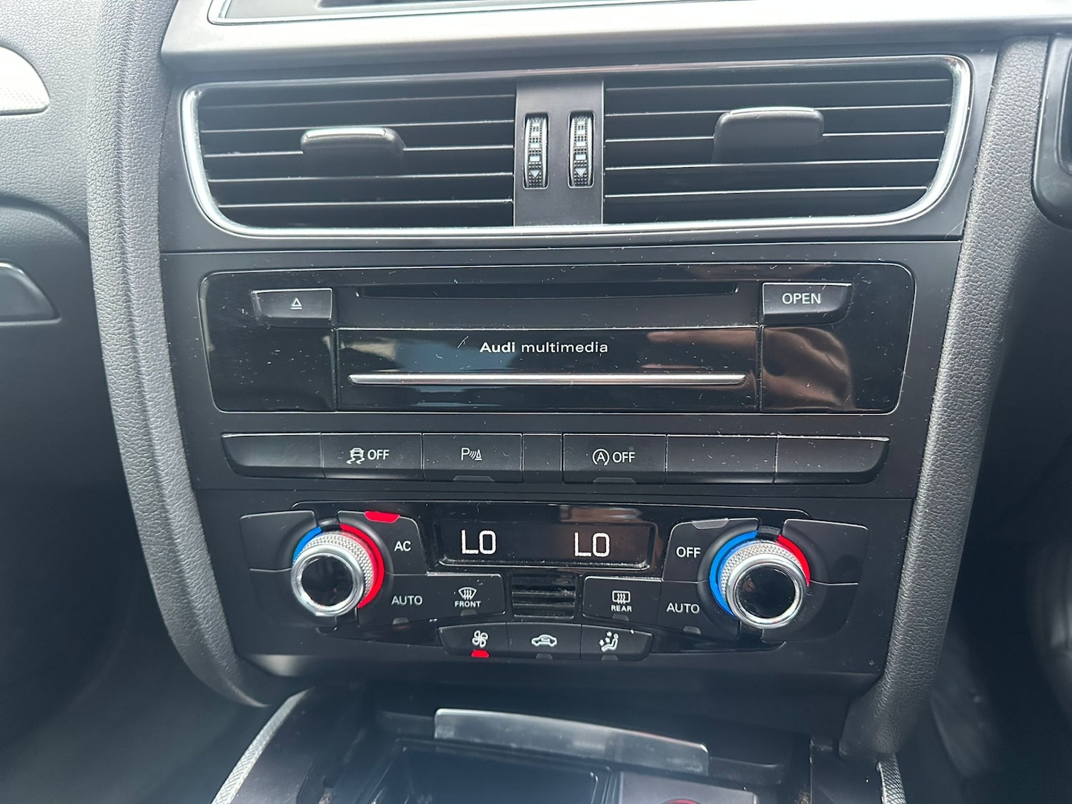 Used Audi A4 2013 for sale - 76595329: Photo 16