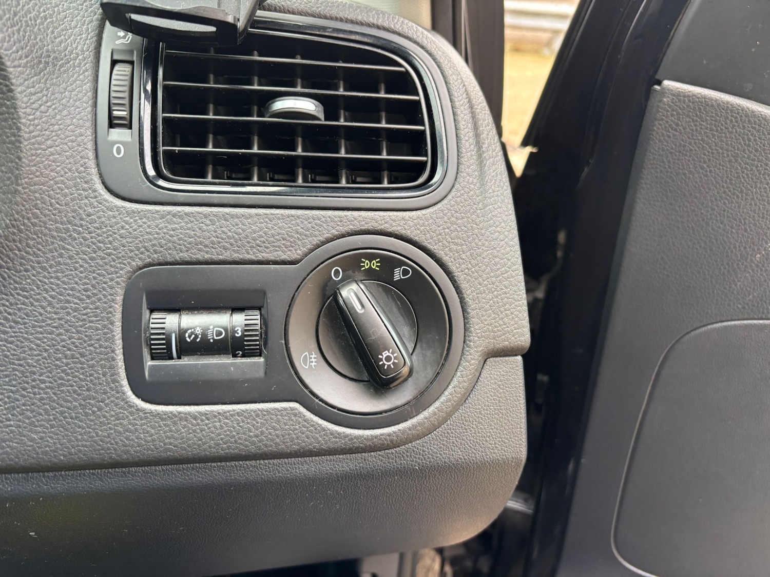 Used Volkswagen Polo 2012 for sale - 76920168: Photo 20