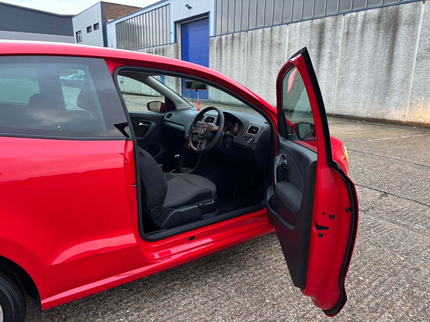 Used Volkswagen Polo 2010 for sale - 77821978: Photo 10