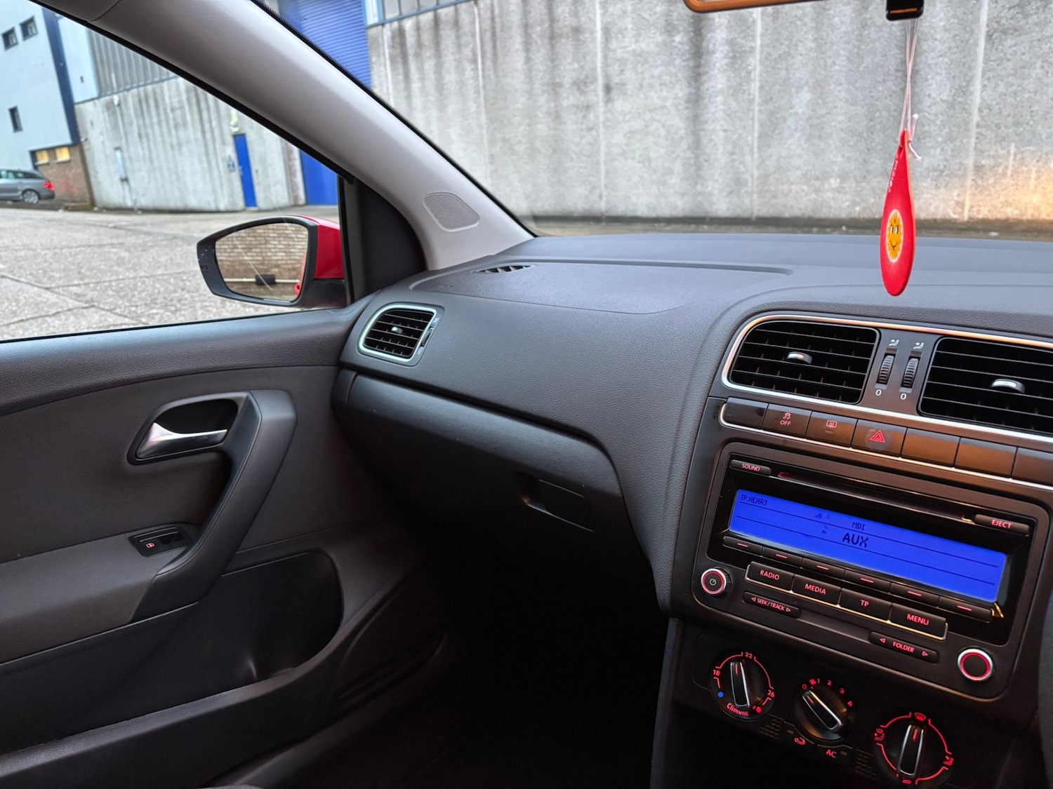 Used Volkswagen Polo 2010 for sale - 77821978: Photo 16