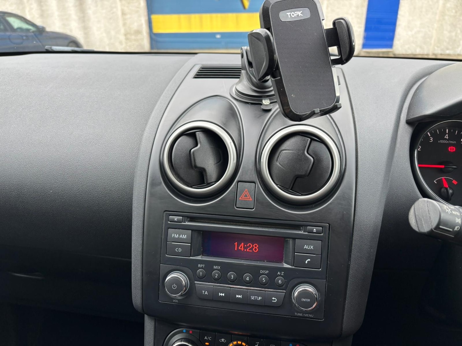 Used Nissan Qashqai 2011 for sale - 77640449: Photo 16