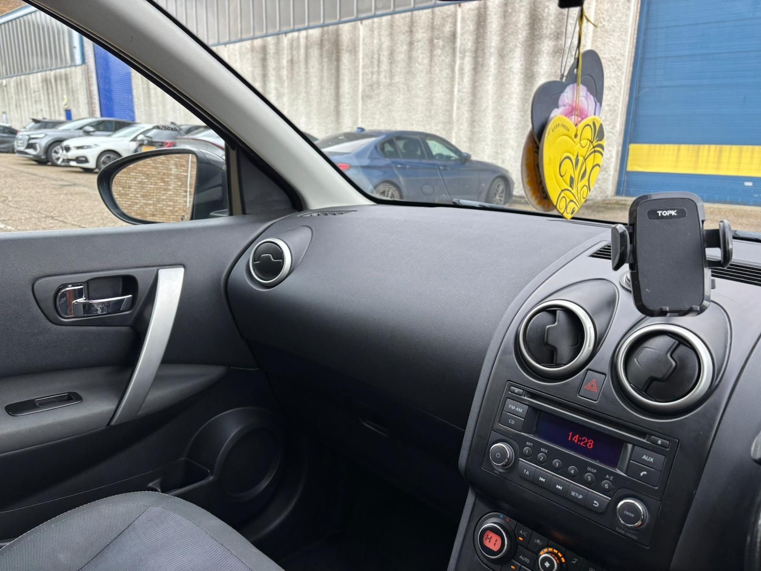 Used Nissan Qashqai 2011 for sale - 77640449: Photo 22