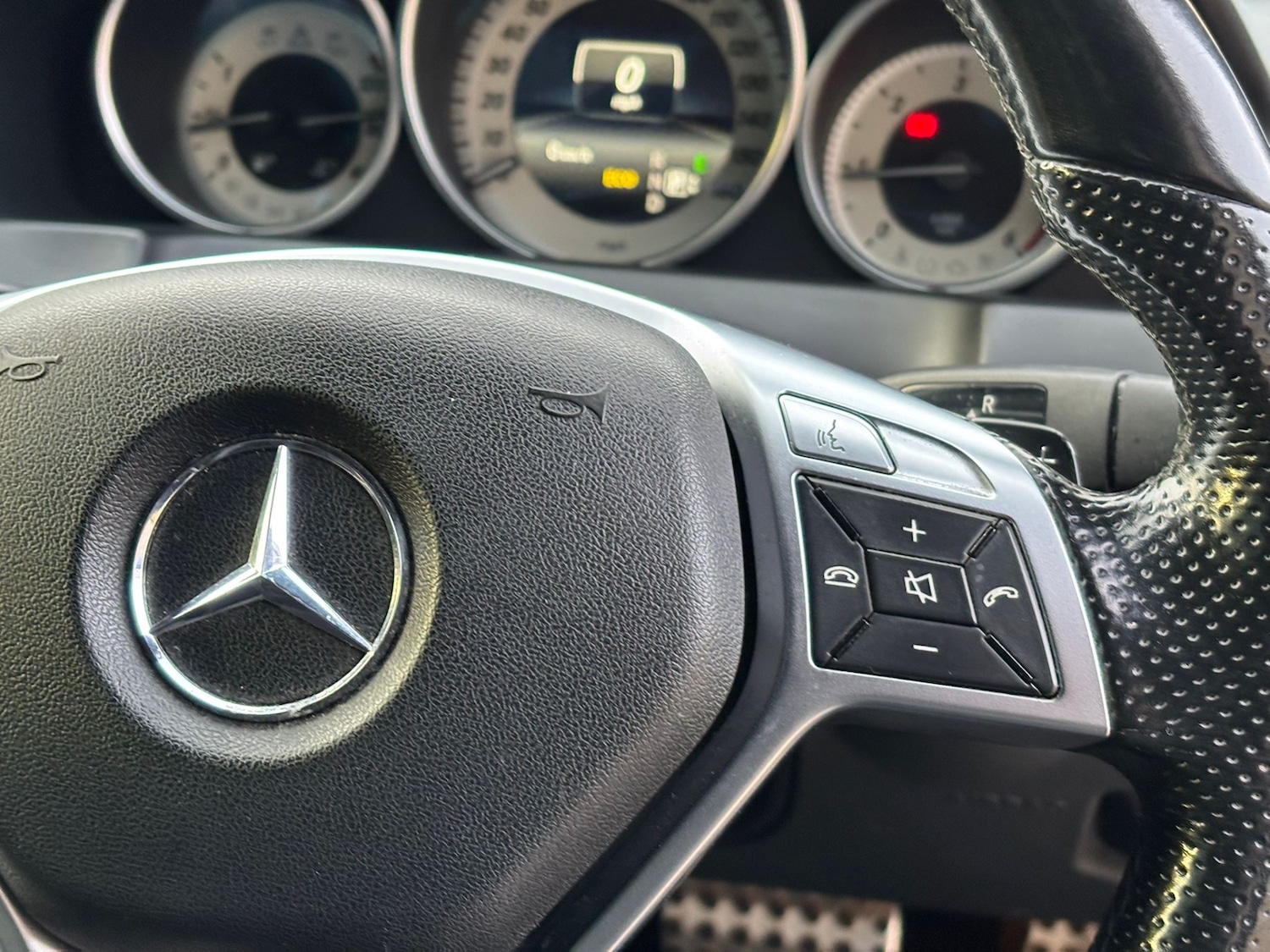 Used Mercedes-Benz E Class 2014 for sale - 77578796: Photo 21