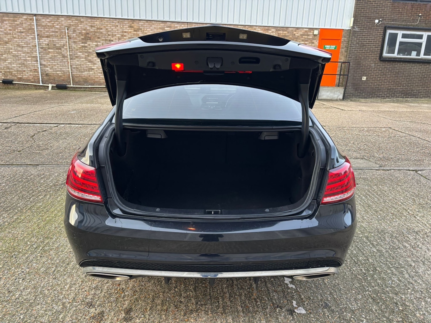 Used Mercedes-Benz E Class 2014 for sale - 77578796: Photo 40