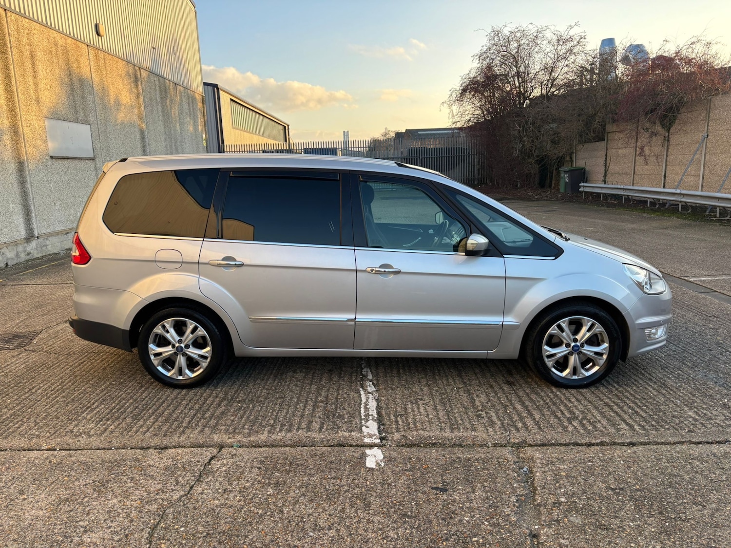 Used Ford Galaxy 2011 for sale - 76948779: Photo 11