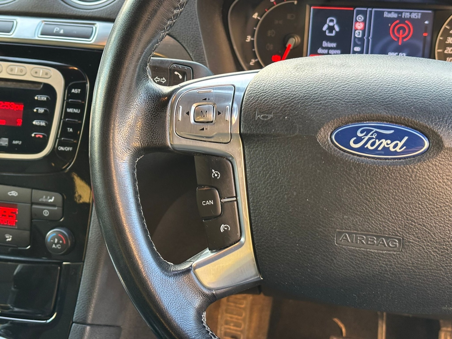 Used Ford Galaxy 2011 for sale - 76948779: Photo 17