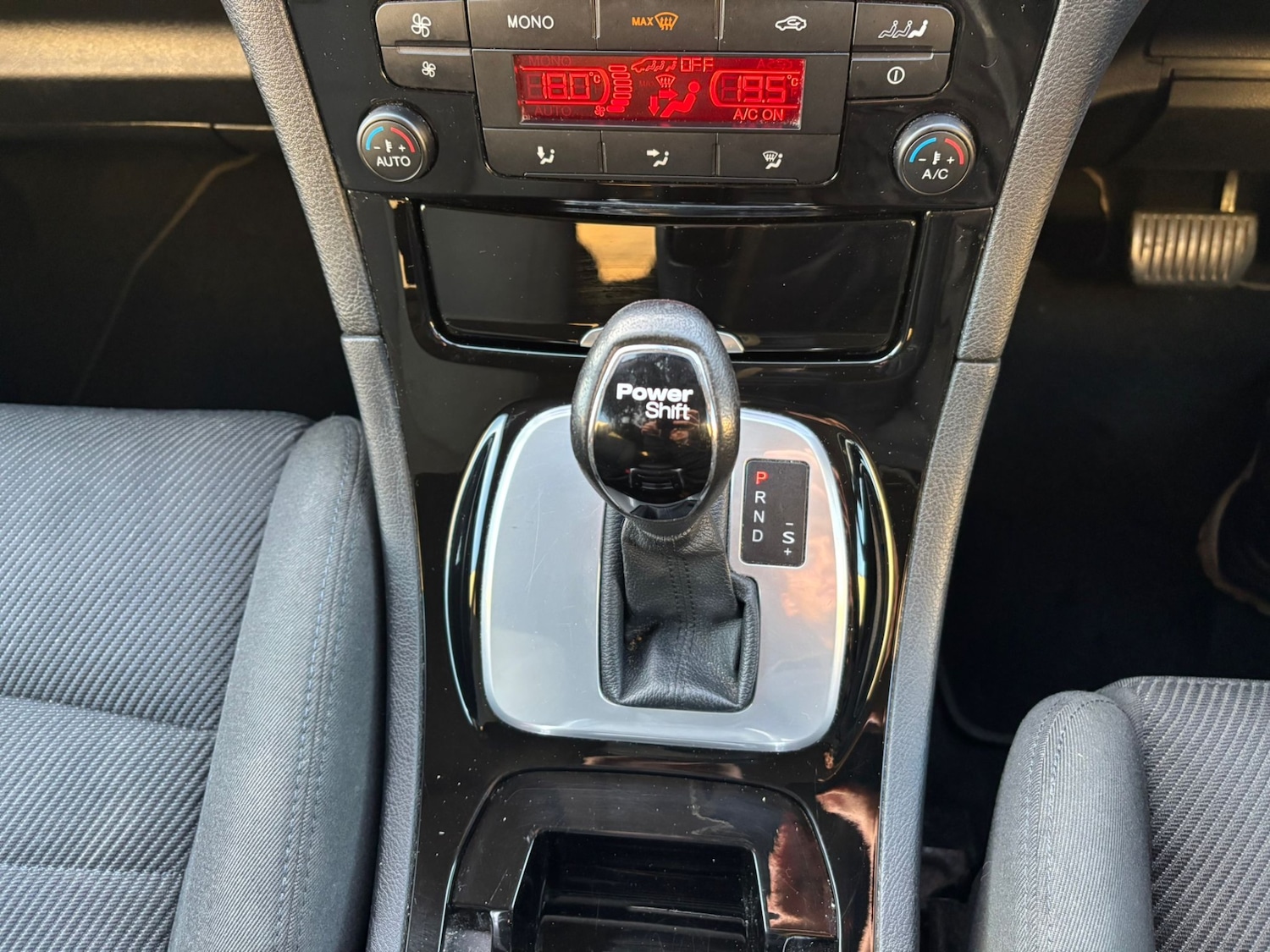 Used Ford Galaxy 2011 for sale - 76948779: Photo 23