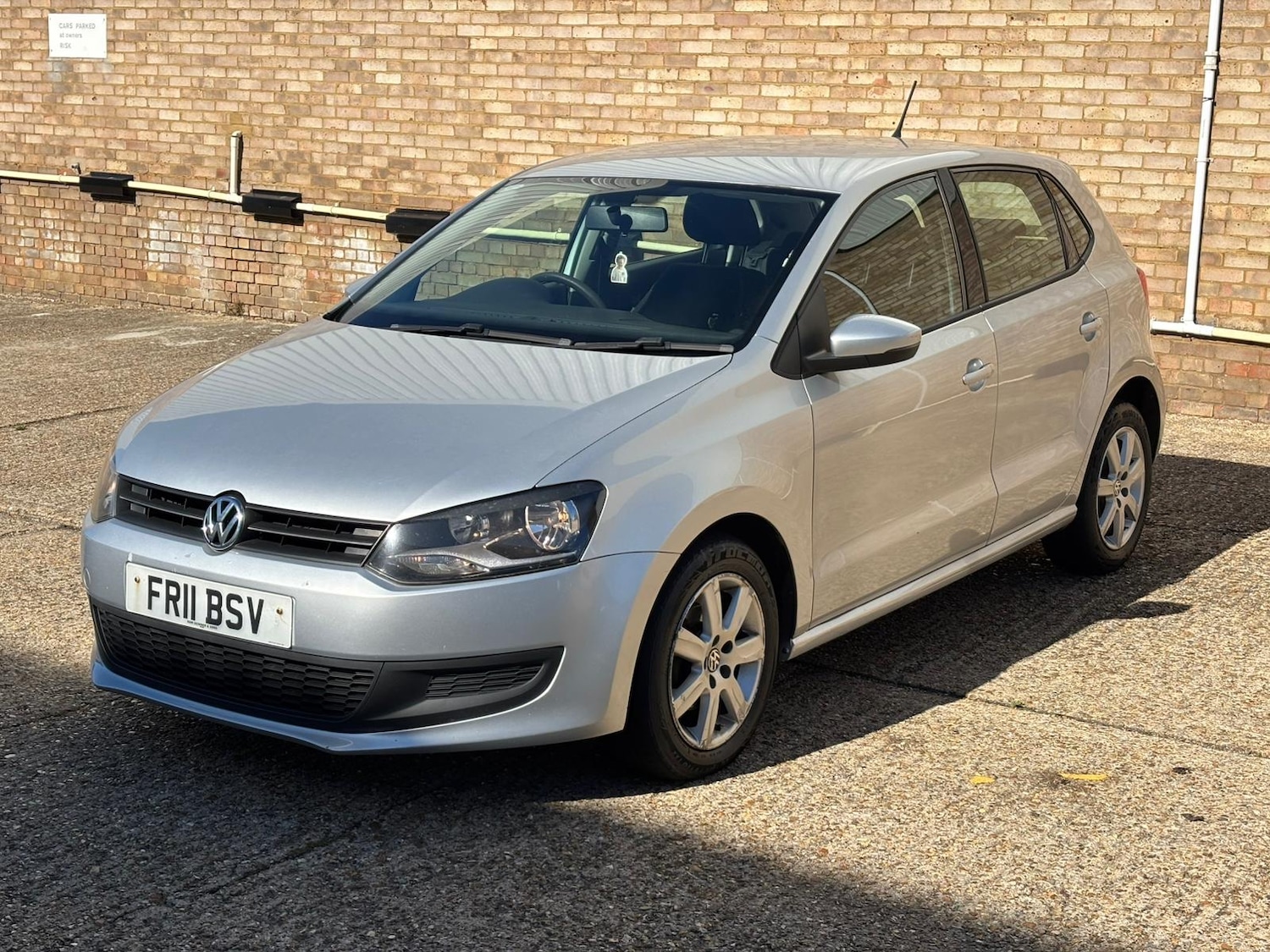Used Volkswagen Polo 2011 for sale - 76184565: Photo 2