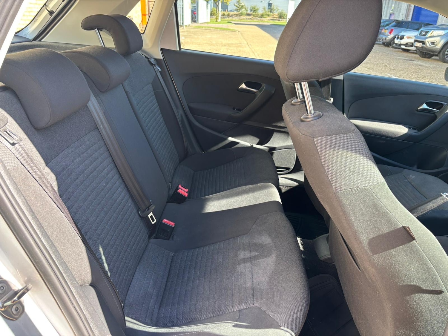 Used Volkswagen Polo 2011 for sale - 76184565: Photo 24