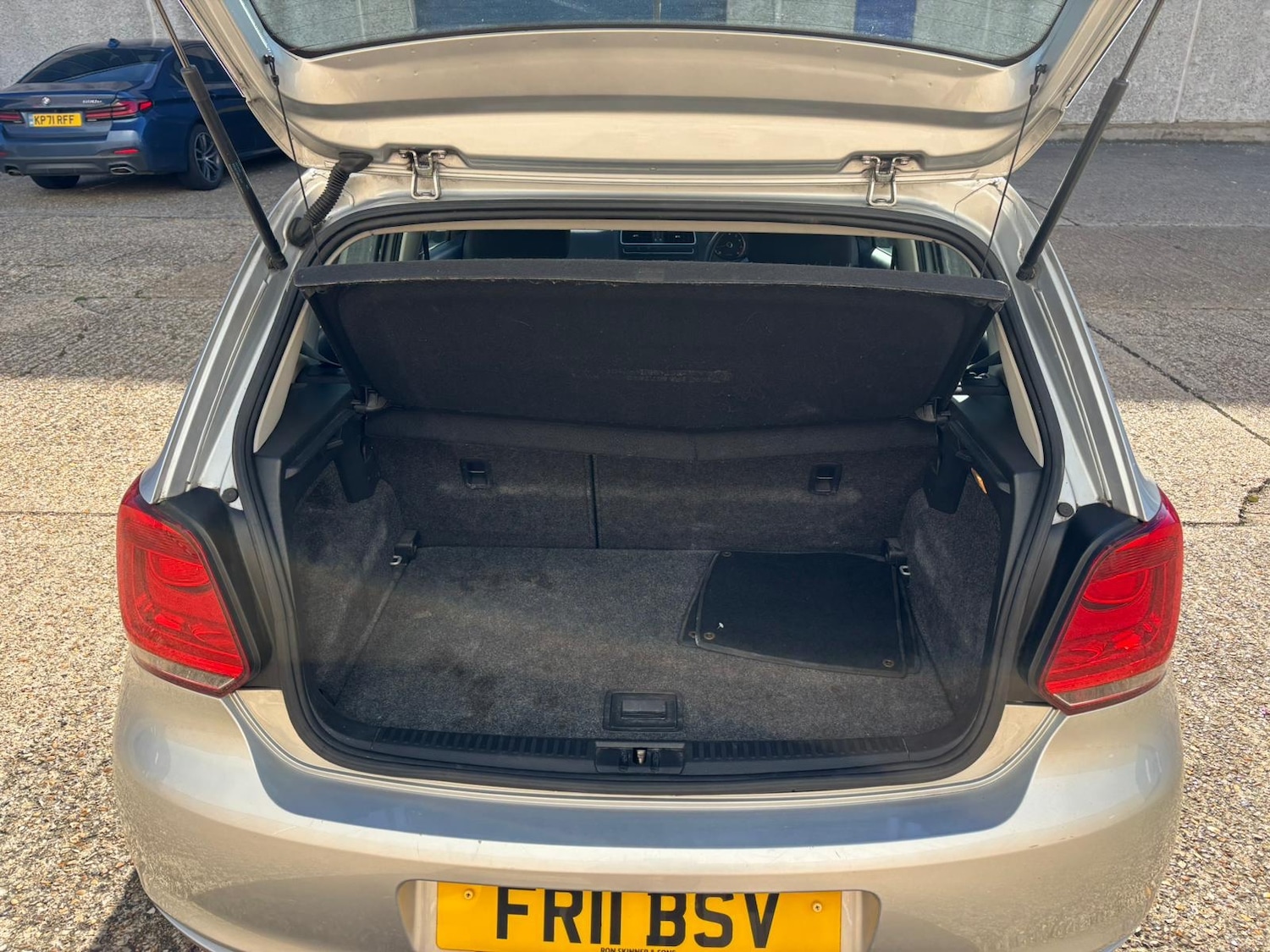 Used Volkswagen Polo 2011 for sale - 76184565: Photo 28