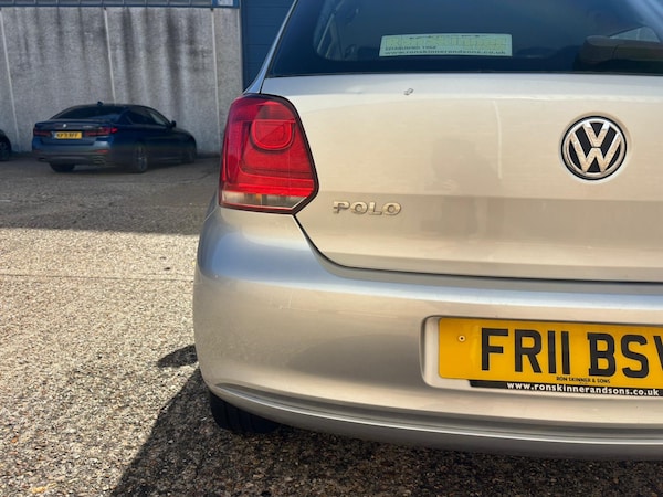 Used Volkswagen Polo 2011 for sale - 76184565: Photo 29