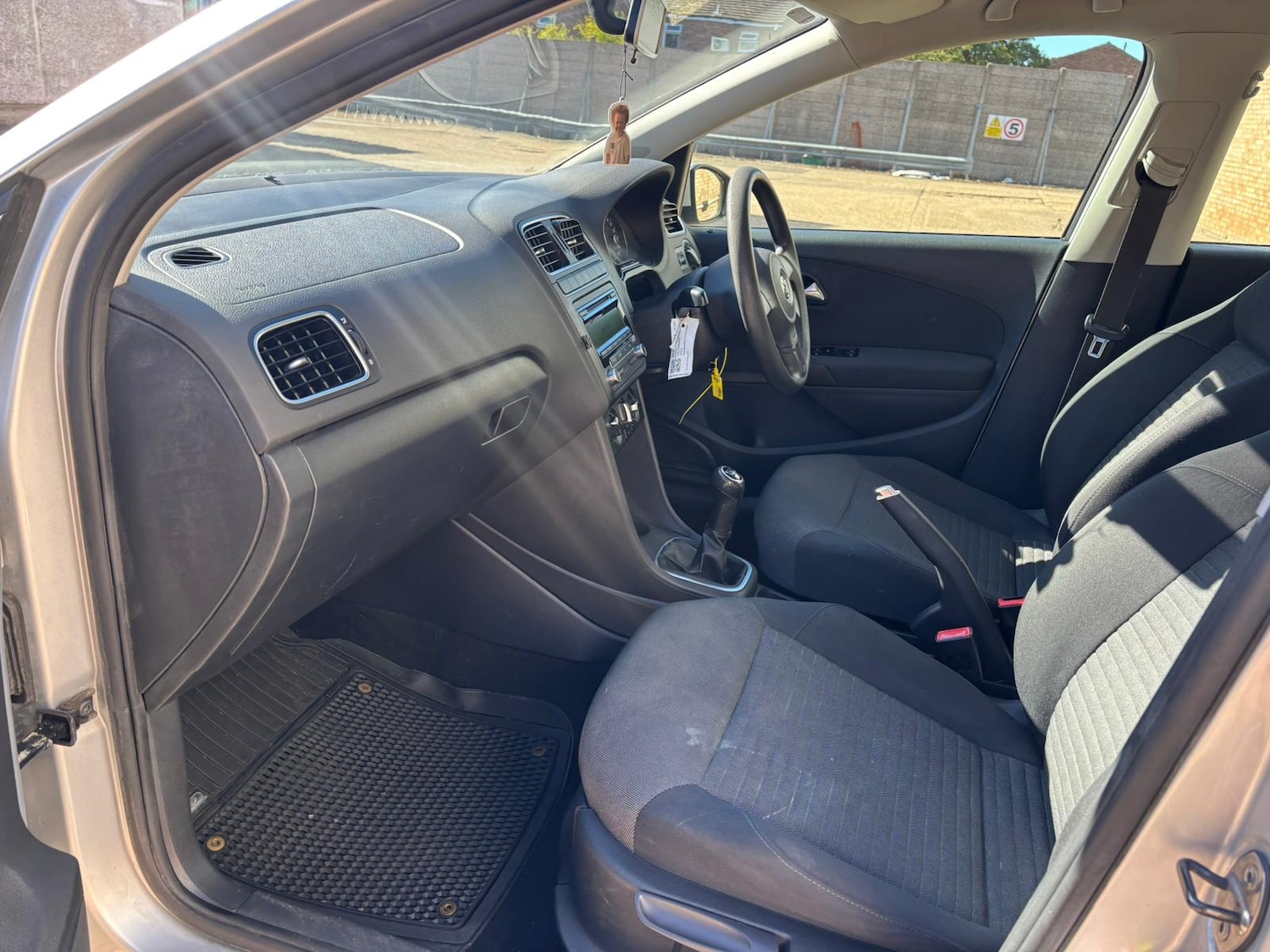 Used Volkswagen Polo 2011 for sale - 76184565: Photo 34