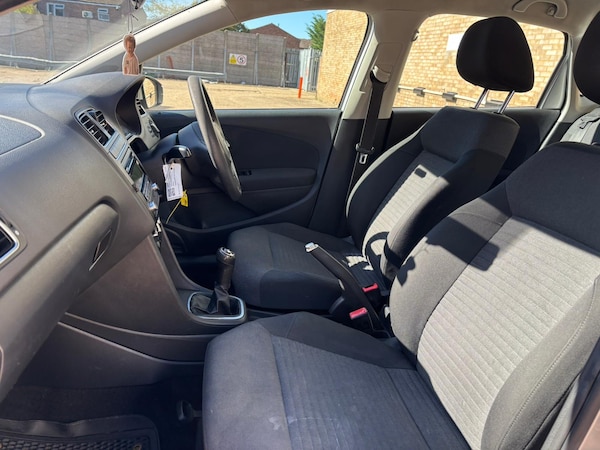 Used Volkswagen Polo 2011 for sale - 76184565: Photo 35