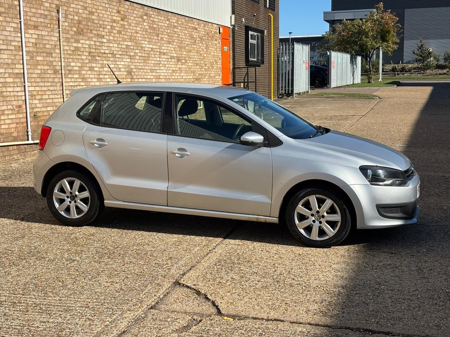 Used Volkswagen Polo 2011 for sale - 76184565: Photo 7