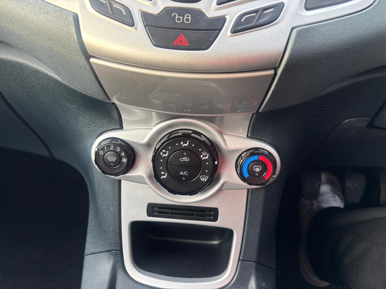 Used Ford Fiesta 2010 for sale - 76057259: Photo 15