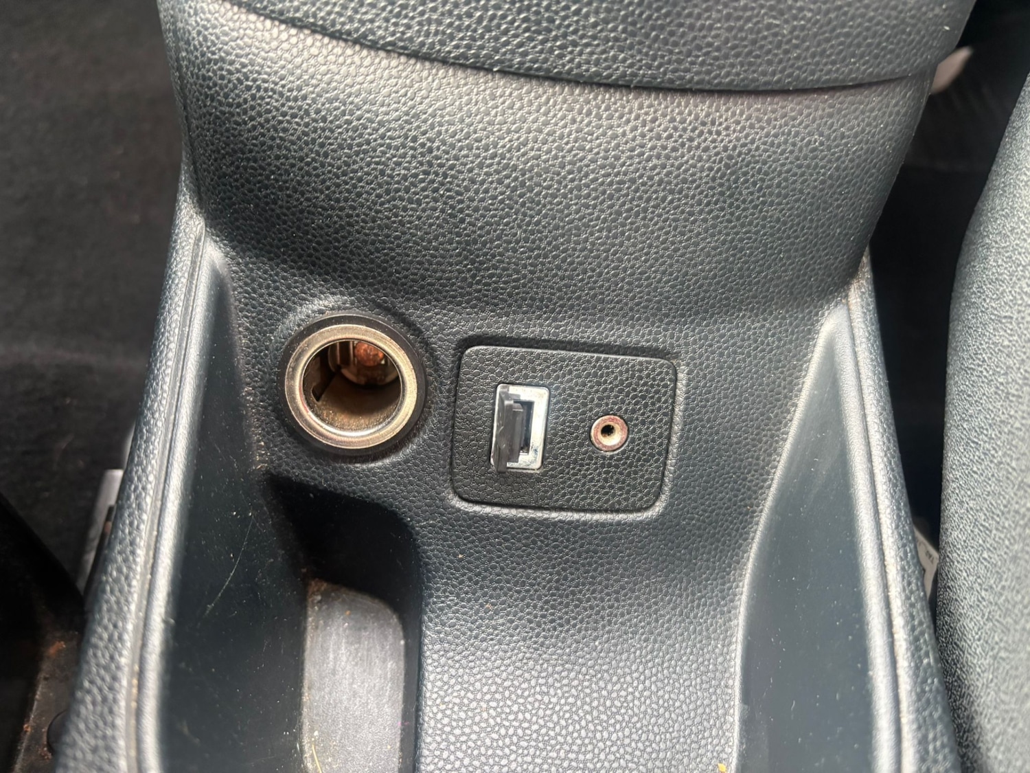 Used Ford Fiesta 2010 for sale - 76057259: Photo 16