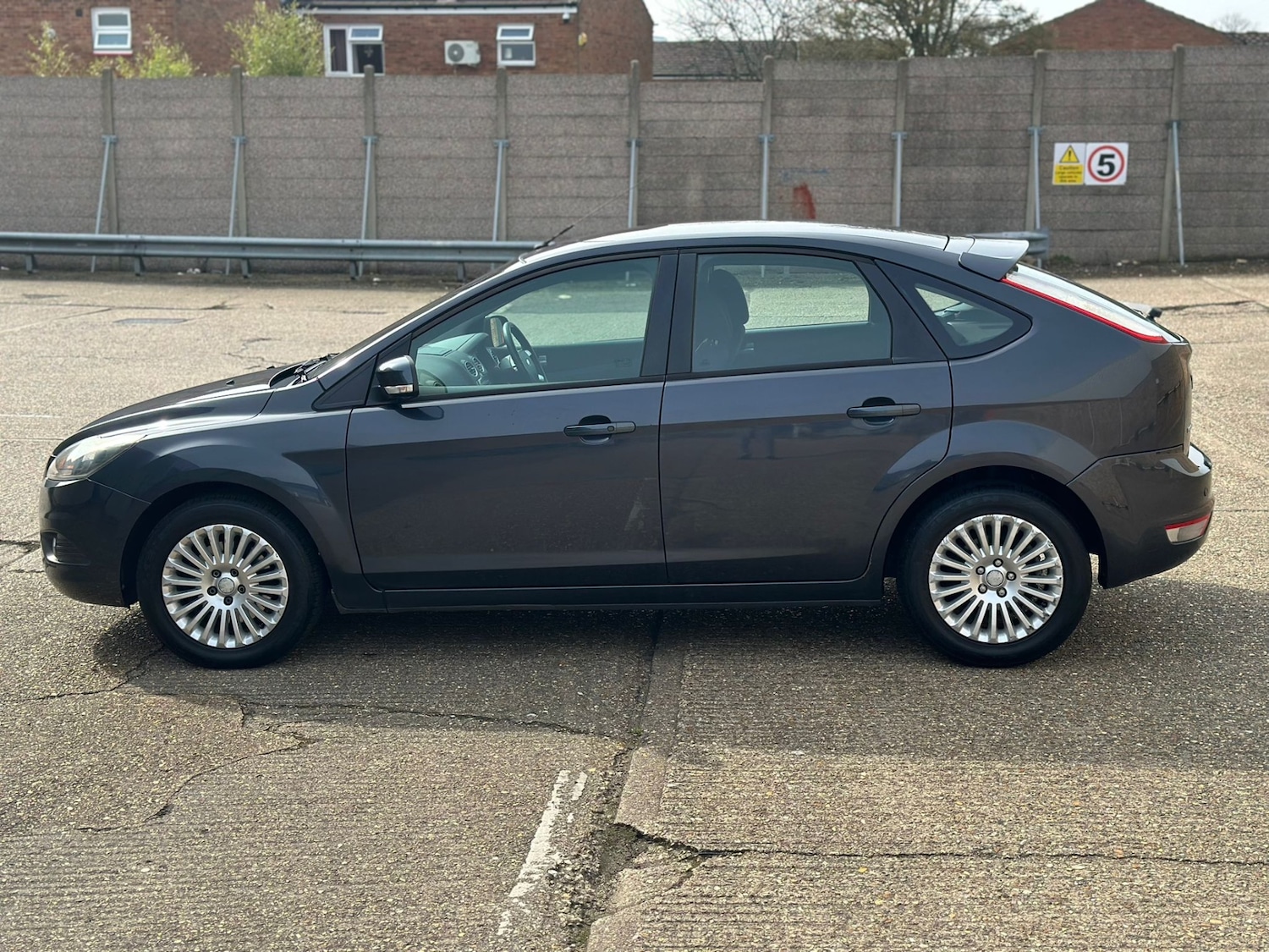 Used Ford Focus 2010 for sale - 78026857: Photo 37