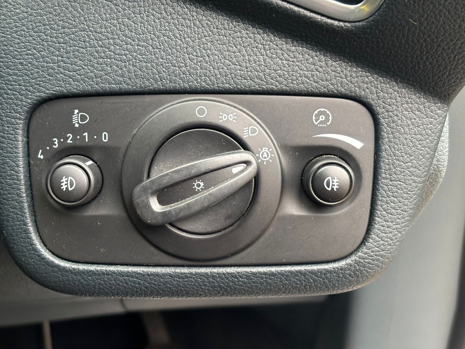 Used Ford Grand C-Max 2011 for sale - 76449746: Photo 27