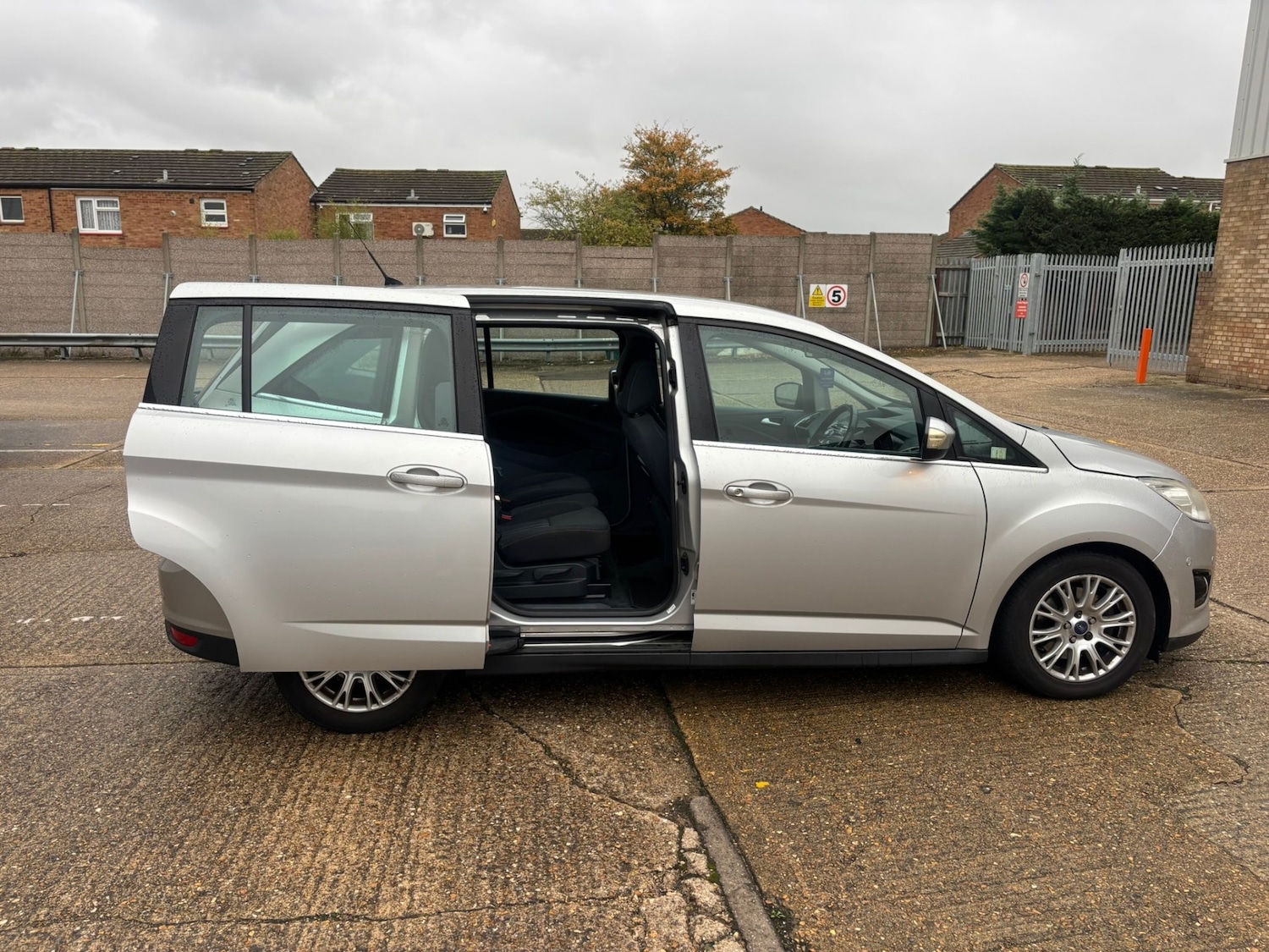 Used Ford Grand C-Max 2011 for sale - 76449746: Photo 31