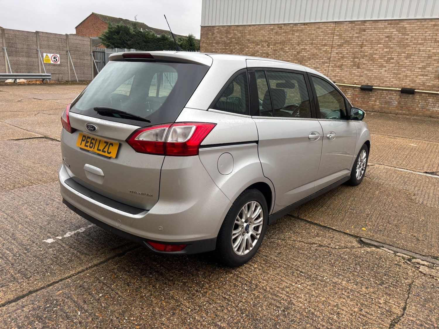 Used Ford Grand C-Max 2011 for sale - 76449746: Photo 35