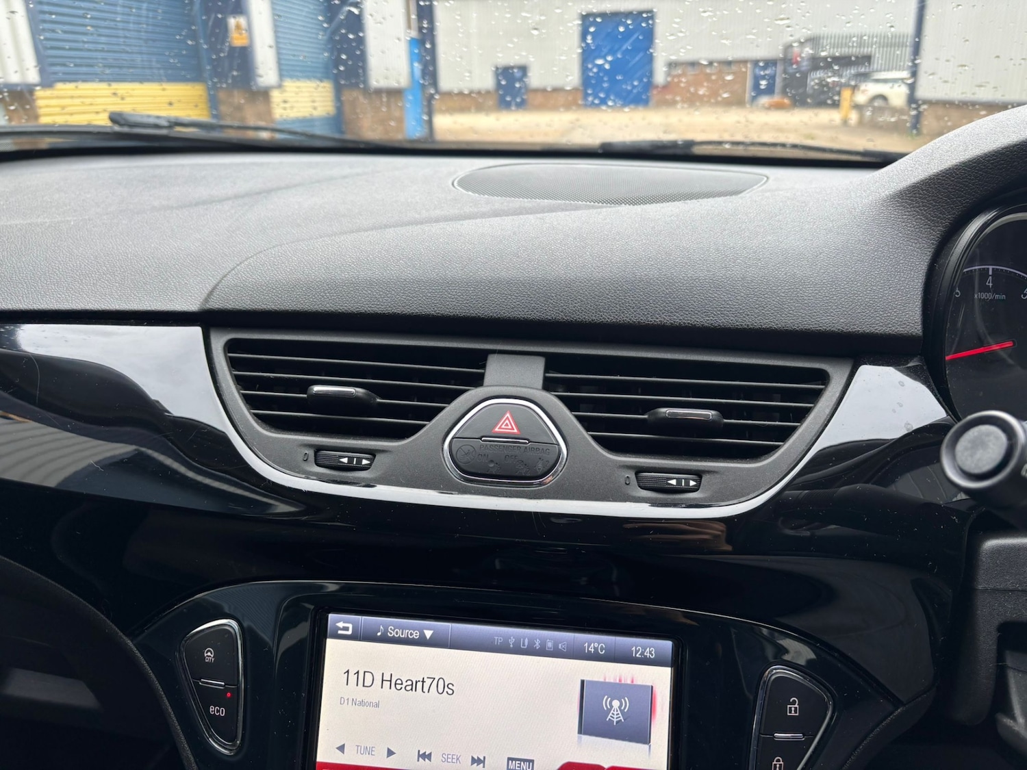 Used Vauxhall Corsa 2015 for sale - 76171017: Photo 17