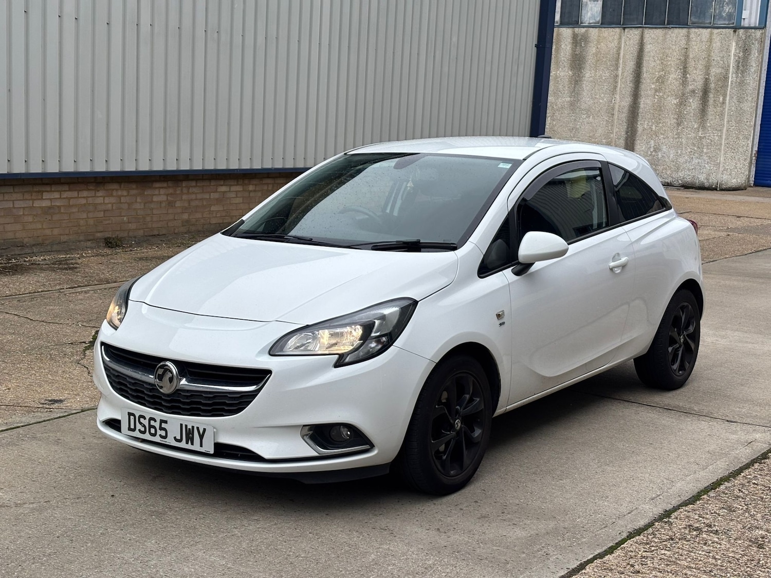 Used Vauxhall Corsa 2015 for sale - 76171017: Photo 2
