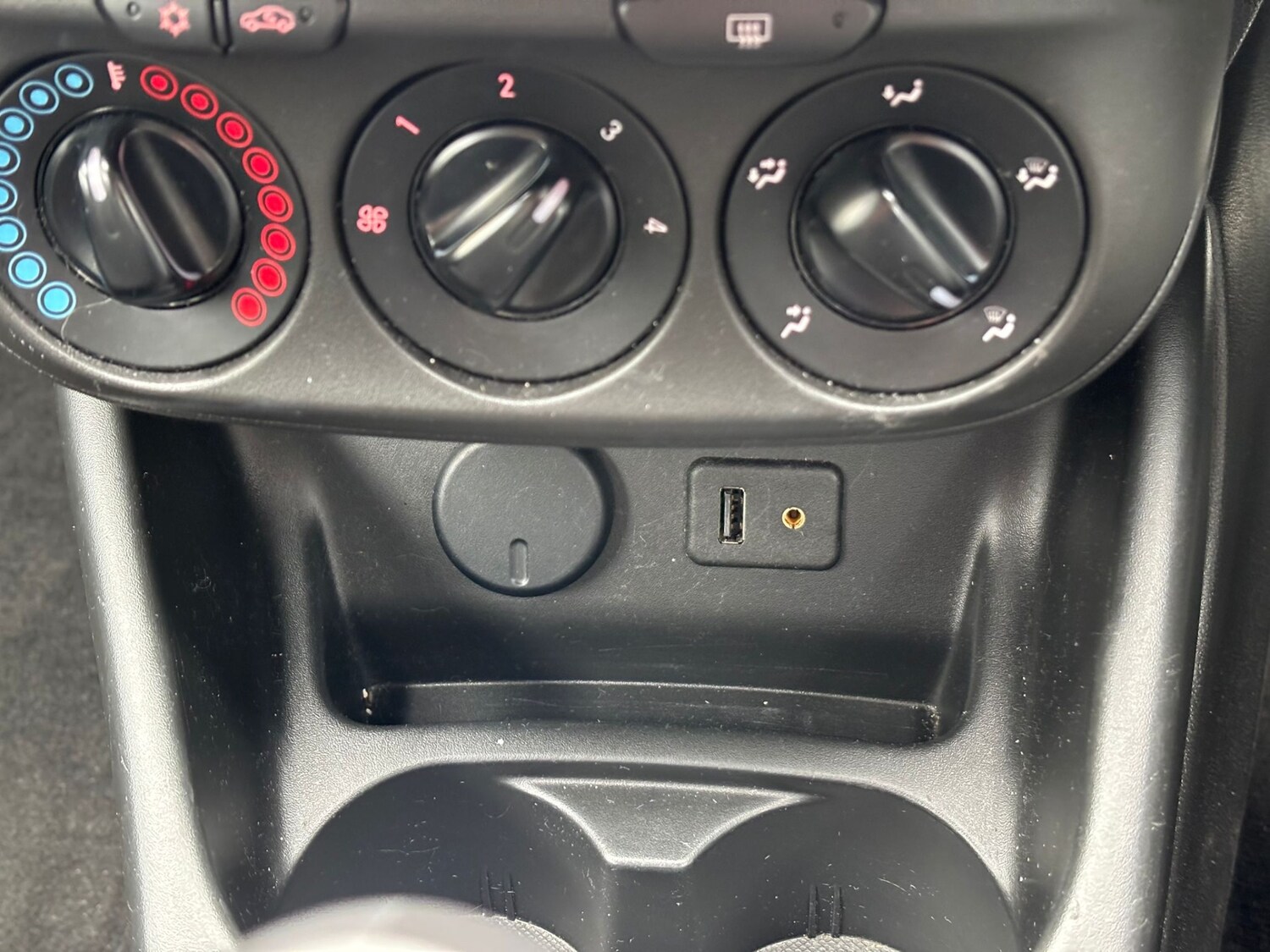 Used Vauxhall Corsa 2015 for sale - 76171017: Photo 20