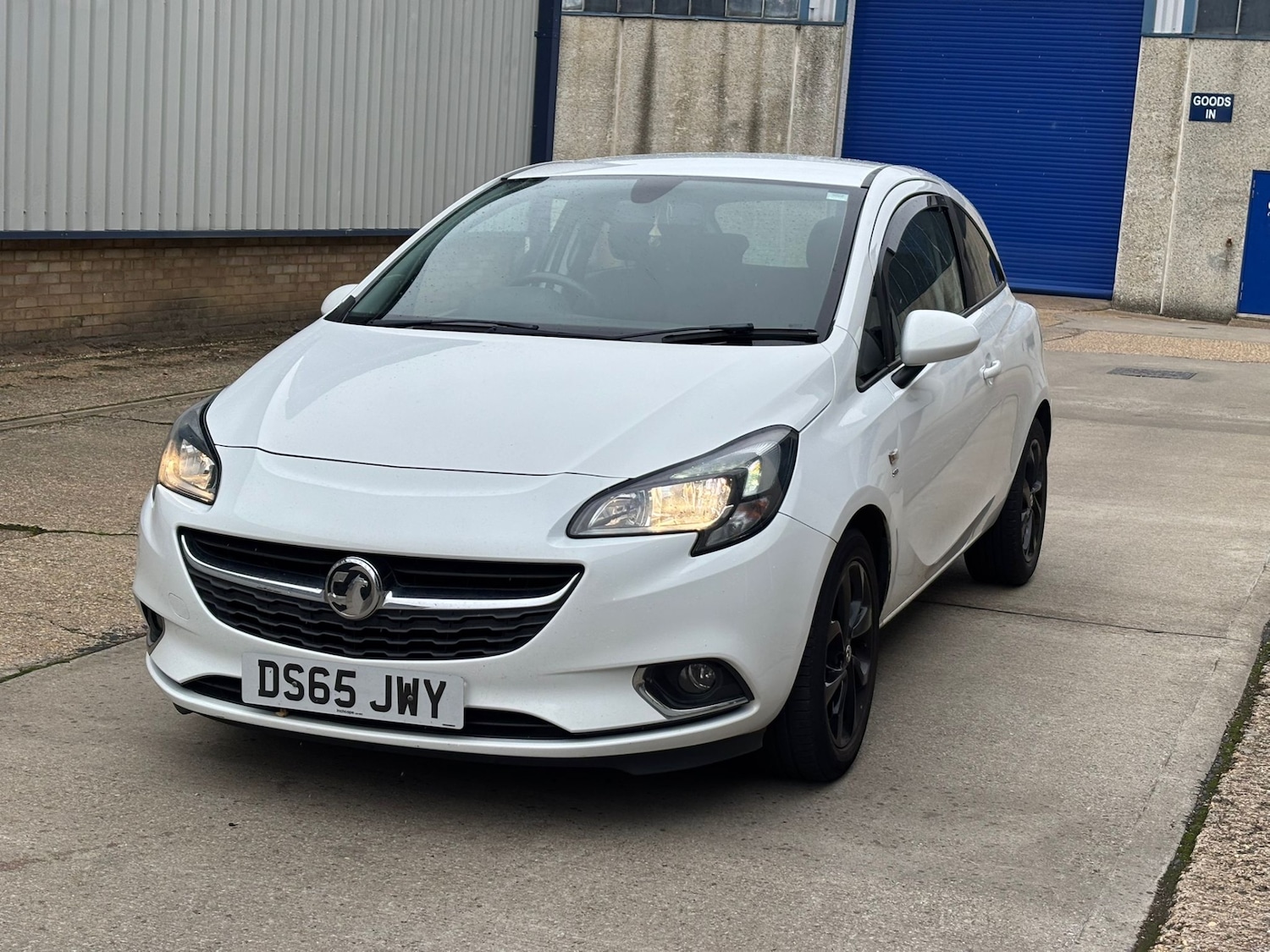 Used Vauxhall Corsa 2015 for sale - 76171017: Photo 3