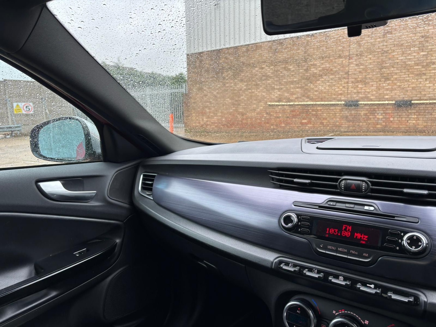 Used Alfa Romeo Giulietta 2011 for sale - 76165376: Photo 29