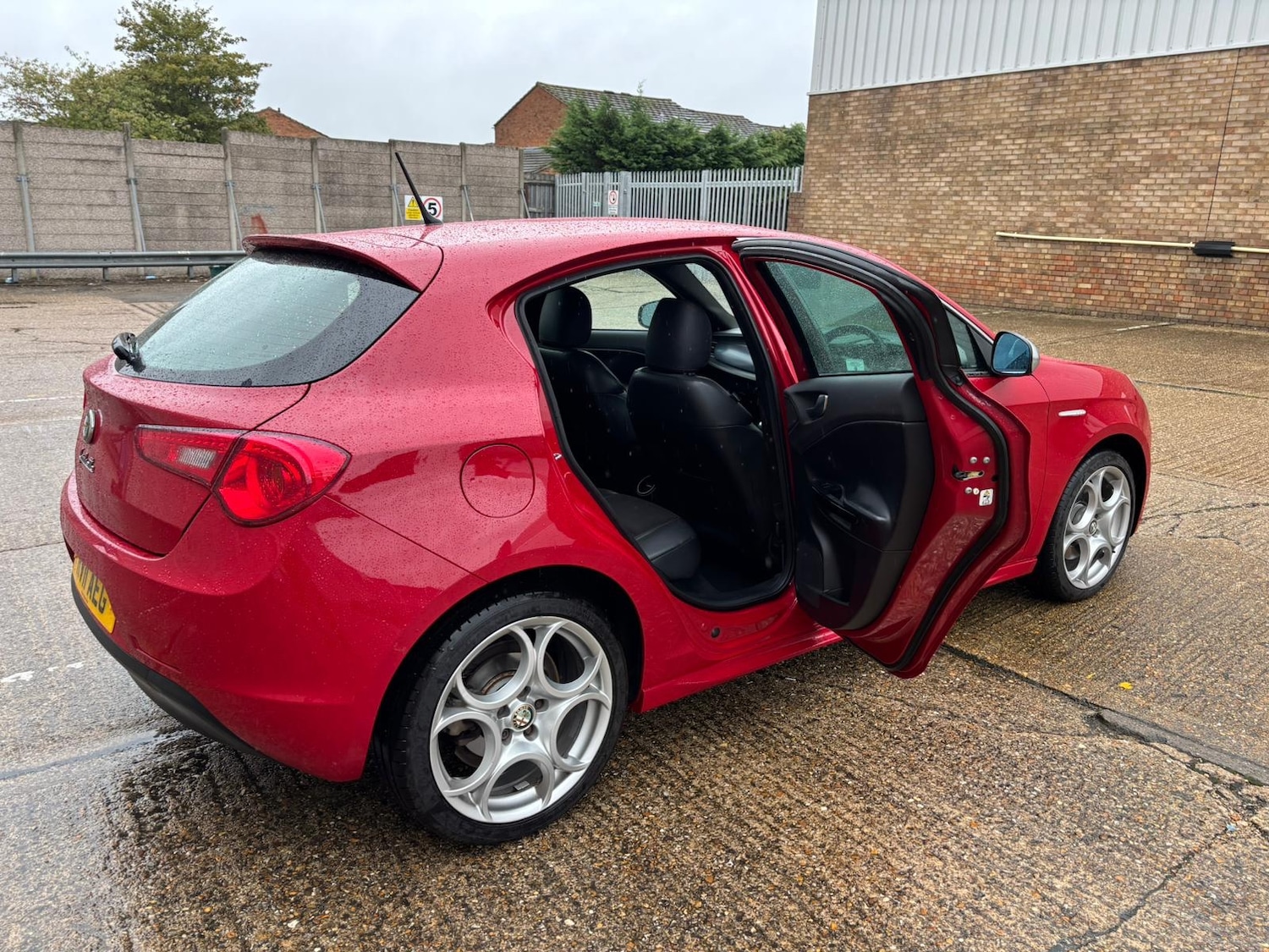 Used Alfa Romeo Giulietta 2011 for sale - 76165376: Photo 32