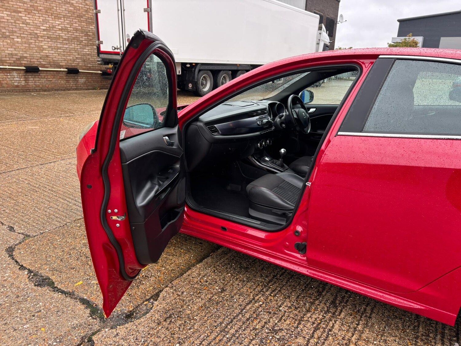 Used Alfa Romeo Giulietta 2011 for sale - 76165376: Photo 43