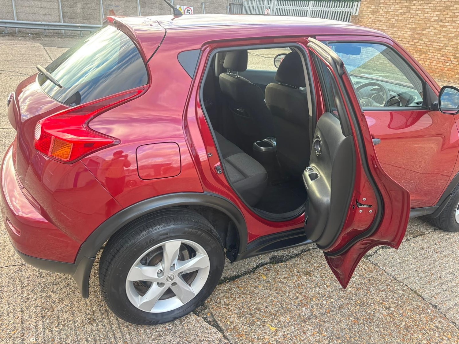 Used Nissan Juke 2010 for sale - 76212193: Photo 23